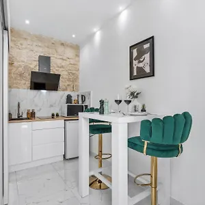 2 - Hyper Centre - Air-conditioned - Terrace - Quiet - Tramway - Equipped Kitchen - Wifi Appartement