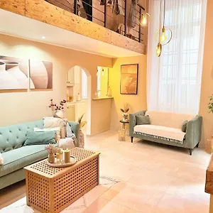 Spacious Loft, Duplex, Old Town, 3 Bedrooms - Easy Check-in Appartement